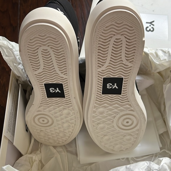 NWT Y-3 sneakers - Picture 3 of 4